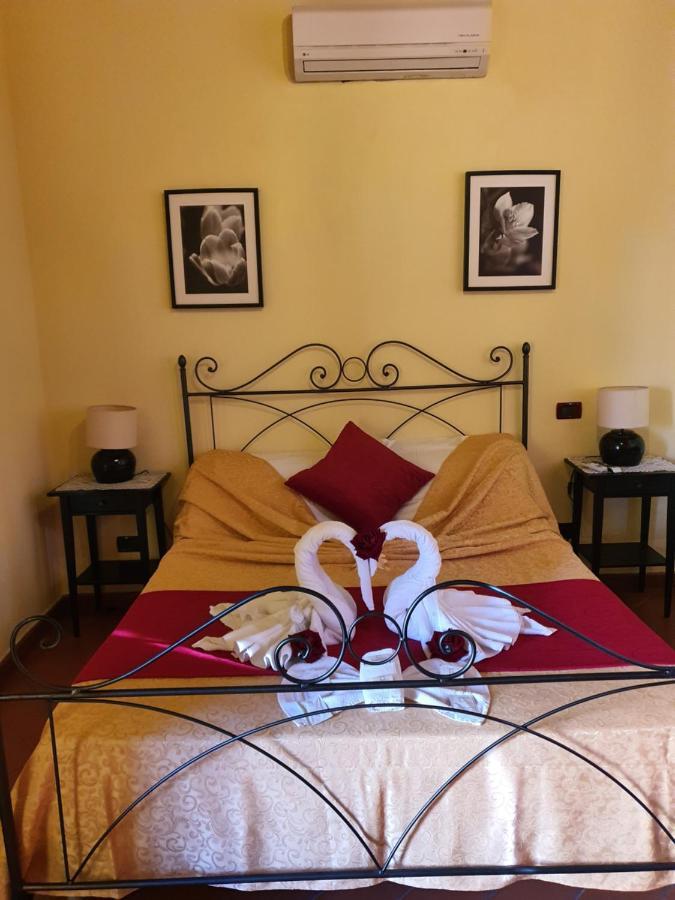 Window To The Tower Bed and Breakfast Pisa Kamer foto